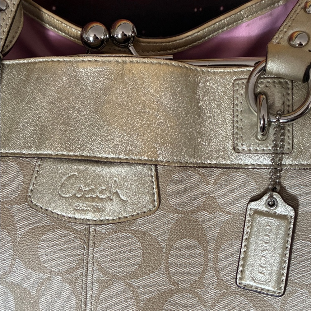Large Coach Signature Tote w/Kisslock - Picture 9 of 12